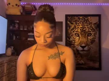 Lunaa_11 Chaturbate stream image from June 10, 2025