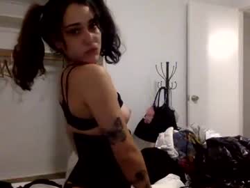 Lolabentleyyy Chaturbate stream image from June 10, 2025