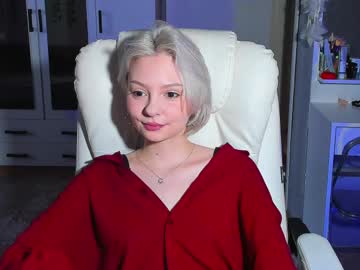 Ellales Chaturbate stream image from June 10, 2025
