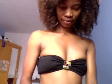 Cynthia009946756 Chaturbate stream image from June 10, 2025