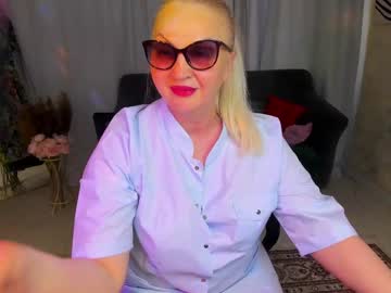 Nina_Deville Chaturbate stream image from June 10, 2025