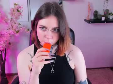 Effie_Woods Chaturbate stream image from June 10, 2025