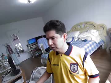 Authentic2 Chaturbate stream image from June 10, 2025