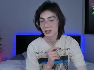 Wow_Lover Chaturbate stream image from June 10, 2025