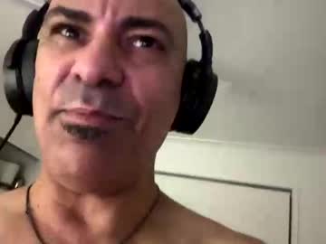 Isaiha0010110 Chaturbate stream image from June 10, 2025