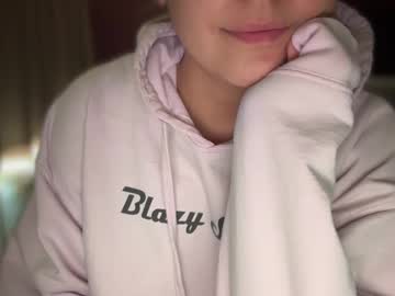 Sweetssmashed Chaturbate stream image from June 10, 2025