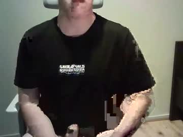 12curty Chaturbate stream image from June 10, 2025