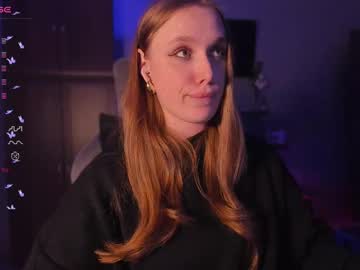 Chloegins Chaturbate stream image from June 10, 2025