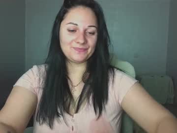 Emelyblum Chaturbate stream image from June 10, 2025