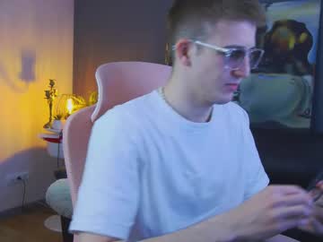 Kiskakurt Chaturbate stream image from June 10, 2025