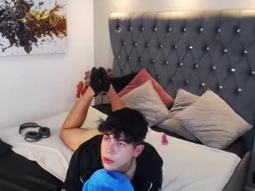 Lianblake Chaturbate stream image from June 10, 2025
