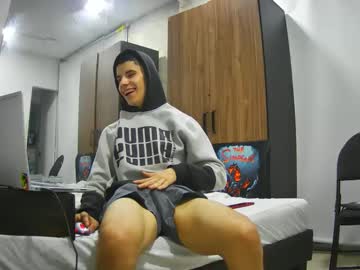 Newlatino1 Chaturbate stream image from June 11, 2025