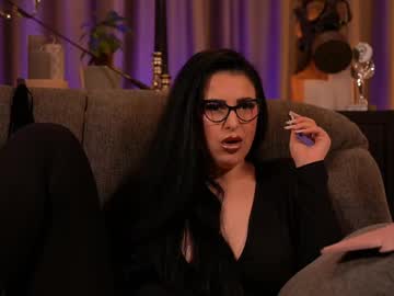 Mistresskellykent Chaturbate stream image from June 11, 2025