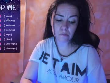 Qtxwrm31 Chaturbate stream image from June 11, 2025