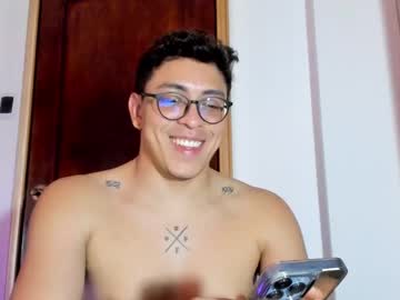 Mitchelbull Chaturbate stream image from June 11, 2025