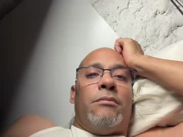 Emcuba Chaturbate stream image from June 11, 2025