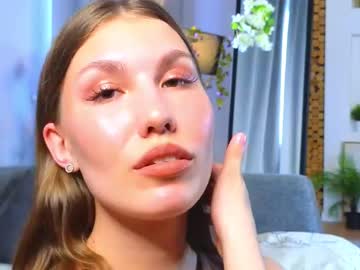 Edytbradway Chaturbate stream image from June 11, 2025