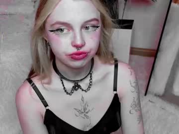 Leiladwight Chaturbate stream image from June 11, 2025