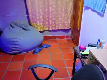 Luclawthorne Chaturbate stream image from June 11, 2025
