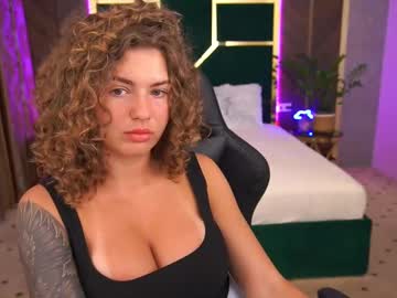 Arielanistons Chaturbate stream image from June 11, 2025
