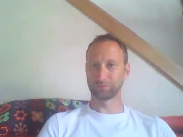 Allmic Chaturbate stream image from June 11, 2025