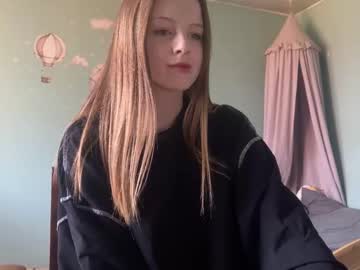 Stefaniyaaa Chaturbate stream image from June 11, 2025