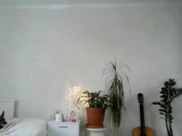 Luonamara Chaturbate stream image from June 11, 2025