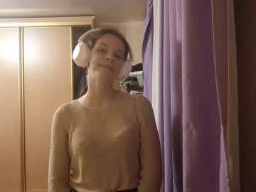 Synneacey Chaturbate stream image from June 11, 2025