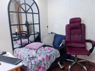 Bella_Riviera Chaturbate stream image from June 11, 2025
