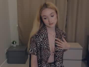Lolliis Chaturbate stream image from June 11, 2025
