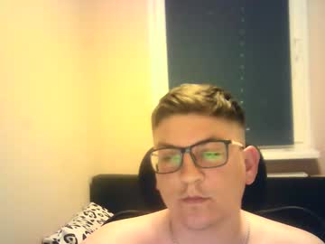 Milkazxz Chaturbate stream image from June 11, 2025