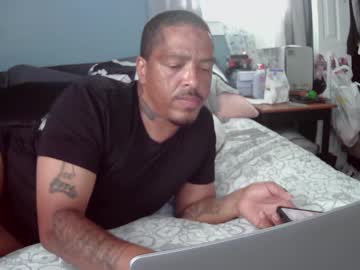 Bubbleazzhere Chaturbate stream image from June 11, 2025