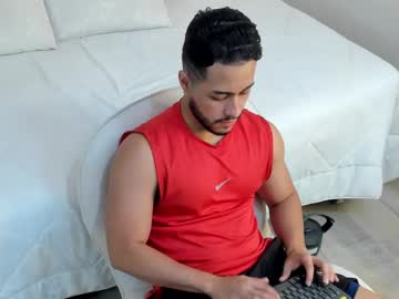 Mattiabrown Chaturbate stream image from June 11, 2025