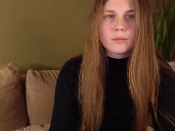 Alisaxxxshy Chaturbate stream image from June 12, 2025