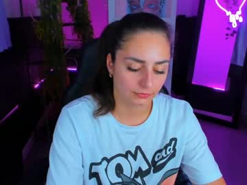 Valeriiemills Chaturbate stream image from June 12, 2025
