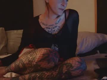Betsybradcock Chaturbate stream image from June 12, 2025