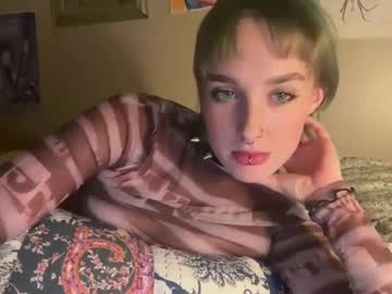 Luckylove3 Chaturbate stream image from June 12, 2025