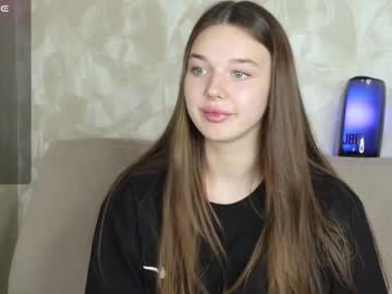 Kentsmomalis Chaturbate stream image from June 12, 2025