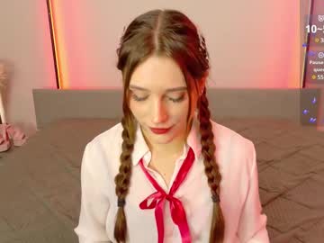 Moonlitdiva Chaturbate stream image from June 12, 2025