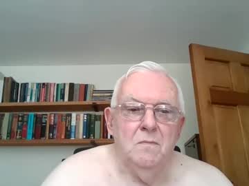Apomaleko Chaturbate stream image from June 12, 2025