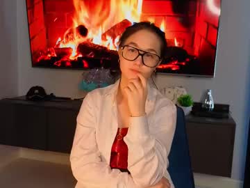 Lynbrickell Chaturbate stream image from June 12, 2025