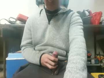 Tr8e689 Chaturbate stream image from June 12, 2025