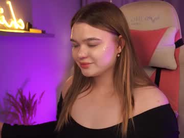 Lunahawkins Chaturbate stream image from June 12, 2025