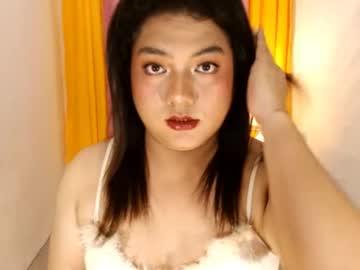 Luminagandara Chaturbate stream image from June 12, 2025