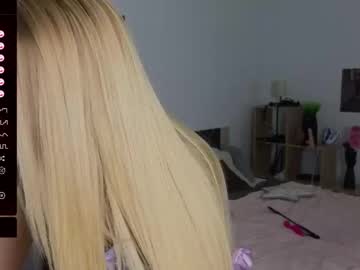 Milena_Red Chaturbate stream image from June 12, 2025
