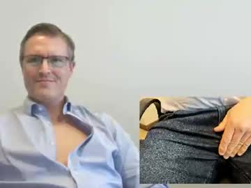 Moe_001 Chaturbate stream image from June 12, 2025