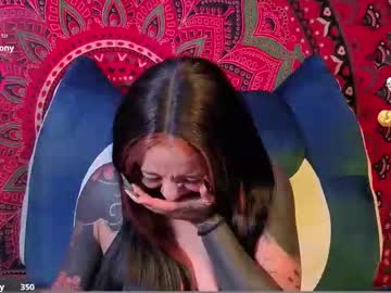 Lunelle_ Chaturbate stream image from June 13, 2025