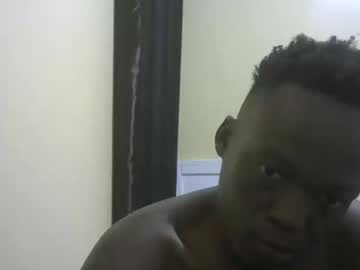 Asto3900 Chaturbate stream image from June 13, 2025