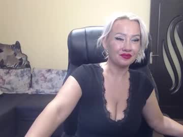 Candy_Hellenx Chaturbate stream image from June 13, 2025