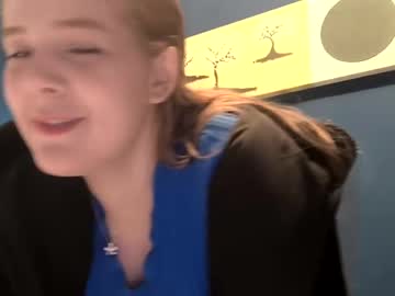 Joycoral Chaturbate stream image from June 13, 2025